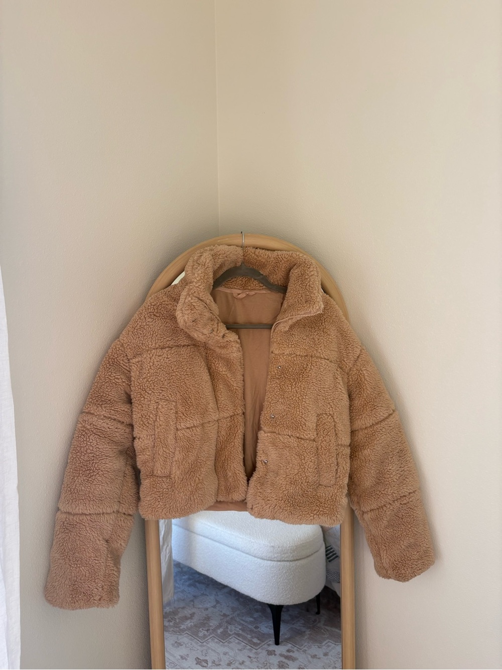 ALO Yoga Sherpa Snow Angel Puffer Jacket in Camel